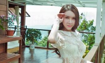 果团网 – 不得不说，黄歆苑的制服原图很在线，精选的每一张都是想要的那种气息。