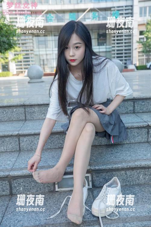梦丝女神-香萱 梦丝女神 - 香萱的清纯全套:下载后,你也能回应爱情的请柬!