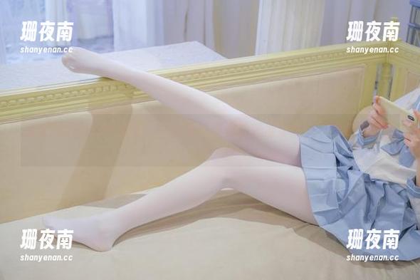 森萝财团 森萝财团给你个惊喜,白丝粉红少女的魅惑姿态,下载保管好哦。