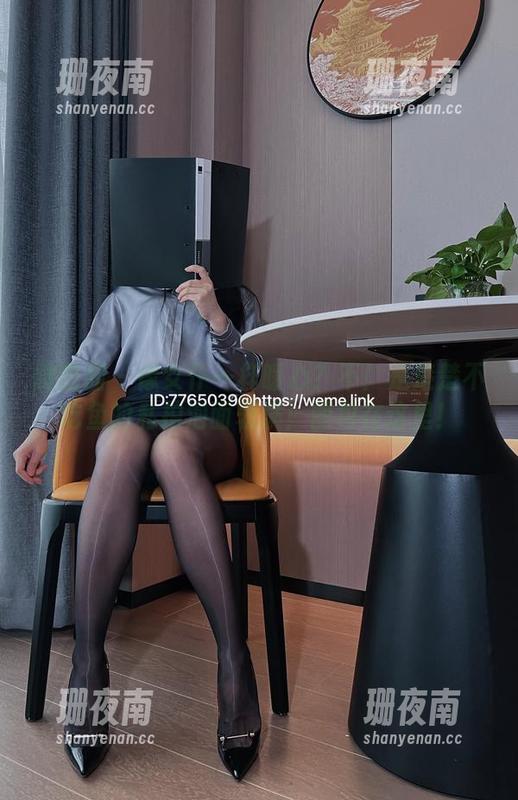 楚楚不吃鱼 微密圈 - 像女仆一样暖心?不!是楚楚不吃鱼的私拍泡面表演!图包在这里!