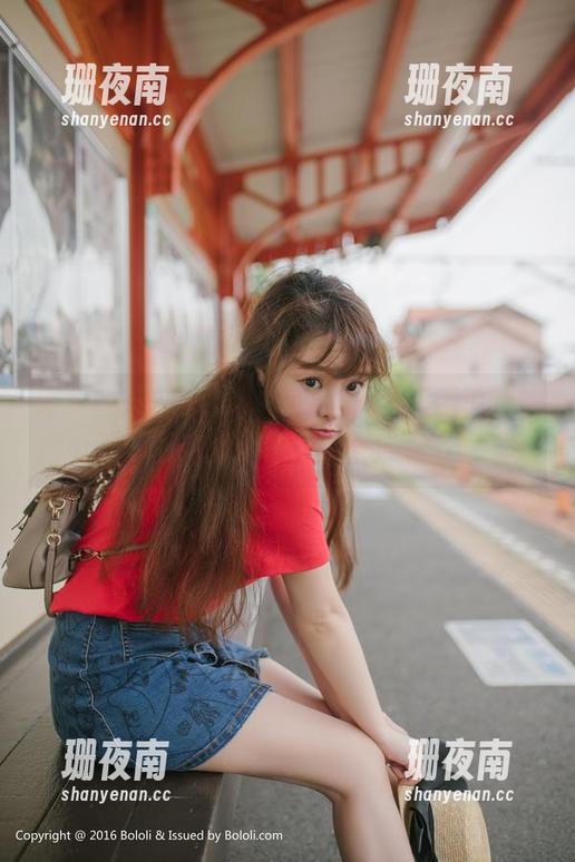 波萝社 - 柳侑绮Sevenbaby在海边的悠闲时光：图库的新玩意，直接下载试试？