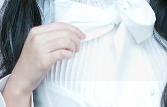 爱尤物 – 构图、色彩，尤妮丝的美图让圣诞树都要“嫉妒”！