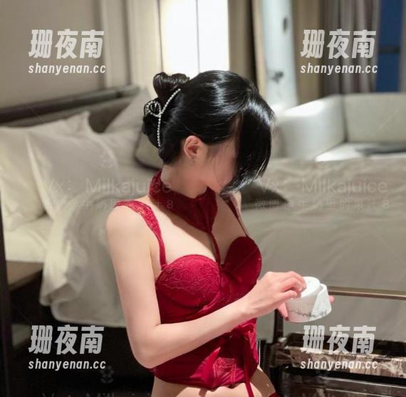 牛奶里的果汁 微密圈 - 又见牛奶里的果汁——高清写真红色套装,真想给她寄一箱牛奶