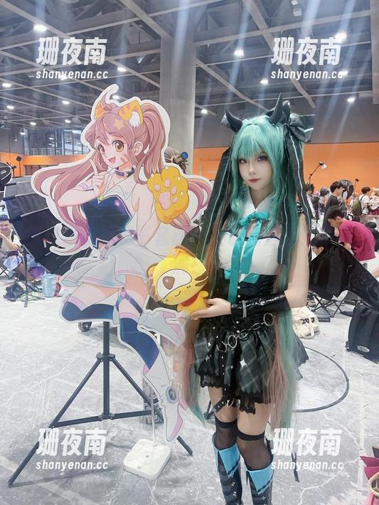狐玖玖 狐玖玖专属秘书套图——职场魅惑指数拉满!