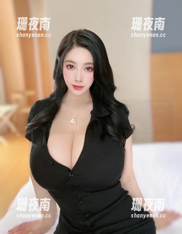 猪小七 微密圈 - 原图咆哮,猪小七不会放过任何可以油亮的角度哦。