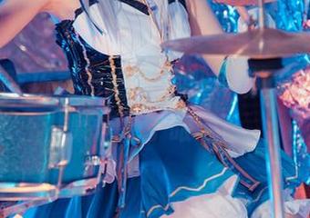 白莉爱吃巧克力把兔女郎写成了写真,结果惊掉了眼球!