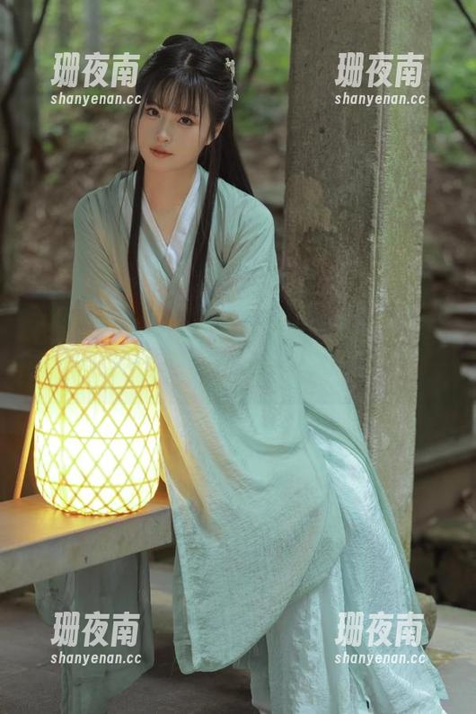 白莉爱吃巧克力 白莉爱吃巧克力新作,刺激味蕾的奶牛写真集,灵感谁能想到?