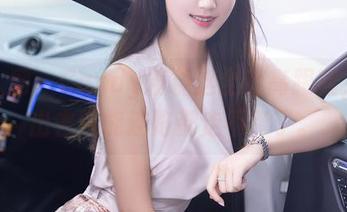 秀人网 – Candy糖糖这全套高跟鞋，走出去可能连路都走不稳了。