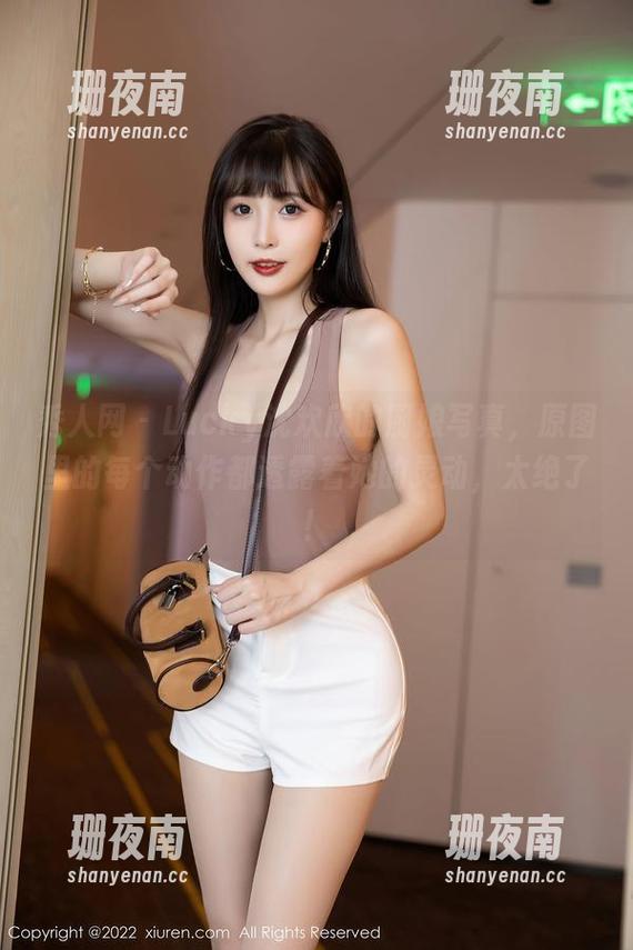 秀人网 - Lucky沈欢欣的厨娘写真，原图里的每个动作都透露着她的灵动，太绝了！