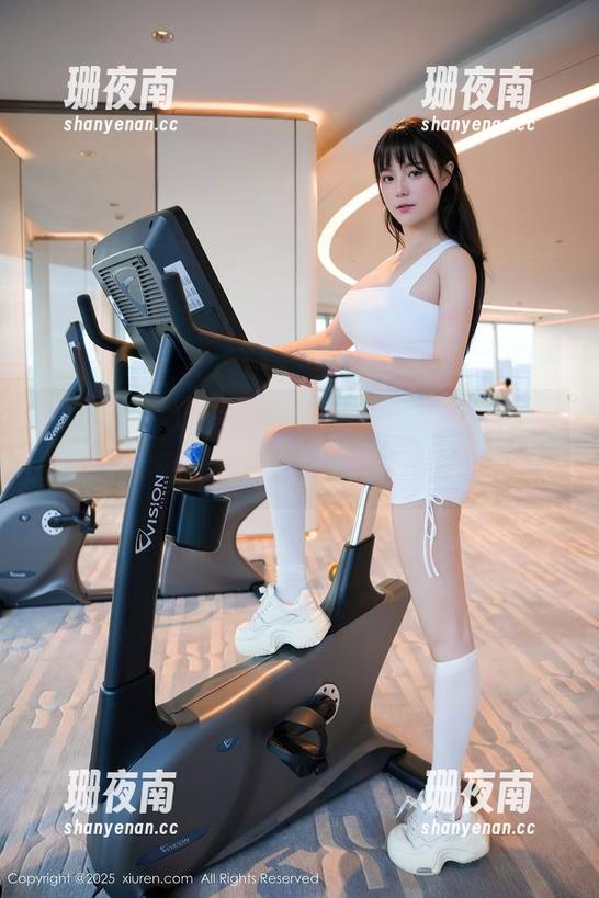 秀人网 - Wendy智秀吊带穿搭太炸，无圣光给的空间，恨不得一直盯着那套图。