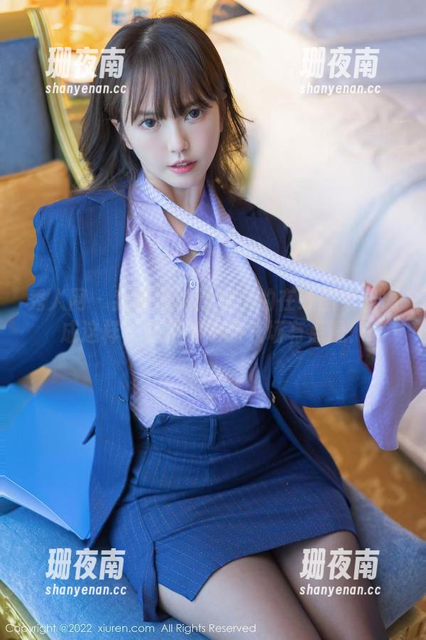 秀人网 - 我真没想到允尔的在线图集能搞成这样，礼服和她的气场有点悬！