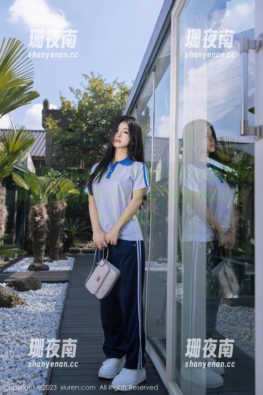 秀人网-可乐Vicky 秀人网 - 从未想过,可乐Vicky的旗袍写真能让我如此怀念旧时光,壁纸选择也该有点怀旧风。