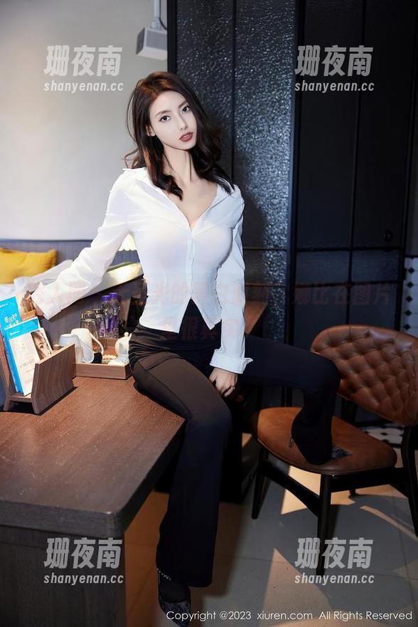 秀人网 - 无圣光的黑白时刻，娜比在图片里很真实。