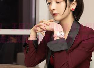 秀人网 – 王俪丁小宝贝的高清礼服照:这目标是把我的手机电量消耗到极致吗?