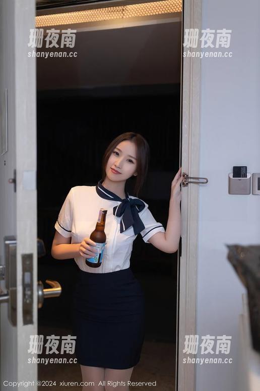 秀人网-袁圆 秀人网 - 卷起袖子,袁圆的死库水写真集,绝不简单