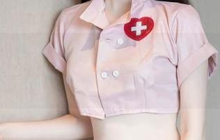 秀人网 – 听说泳池里藏了陆萱萱的私拍和图包……你敢来吗?