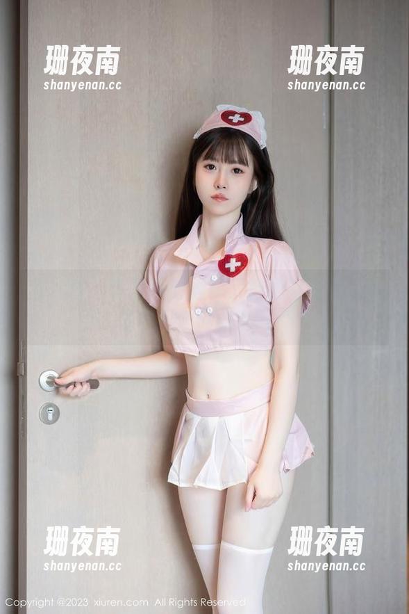秀人网 - 听说泳池里藏了陆萱萱的私拍和图包……你敢来吗？