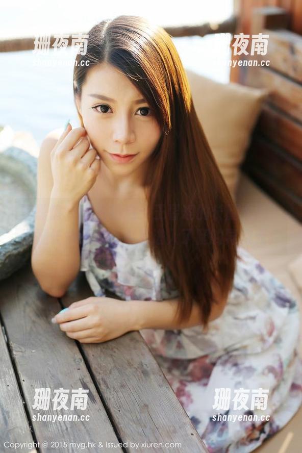 美媛馆-王馨瑶 美媛馆 - 私拍精选:王馨瑶的长腿大片,细腿长得让我以为我进入了腿的异次元!