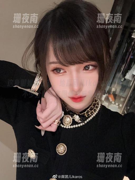 这身御姐的装备，给腐团儿Ikaros增添了不少分数，套图值得反复研究。
