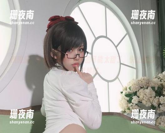 芊川一笑MNK 原图里,芊川一笑MNK真的可能太甜了,快让我想找个咖啡解腻。