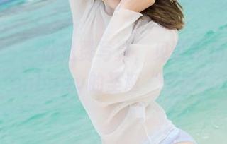 菠萝社 – 一份免费写真,见证柳侑绮Sevenbaby的圣诞“变脸”