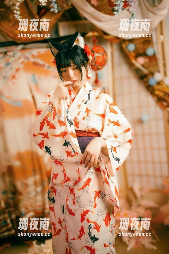 落落Raku 分享落落Raku的婚纱美图,难以想象的俏皮与优雅!