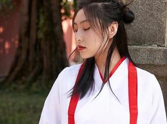 蜜桃社 – 美图炸裂,爱丽莎Lisa的内衣资源终于上线了!