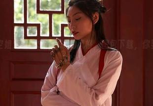 蜜桃社 – 空姐索菲娅Sophia的风格,图包下载,你要不要也来试试?