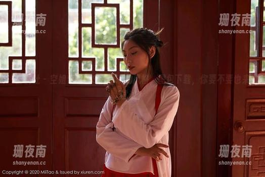 蜜桃社-索菲娅Sophia 蜜桃社 - 空姐索菲娅Sophia的风格,图包下载,你要不要也来试试?