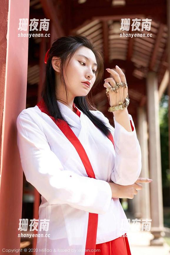 蜜桃社-铃木 蜜桃社 - 铃木的制服图集上线,免费欣赏,一不小心可能被萌翻!