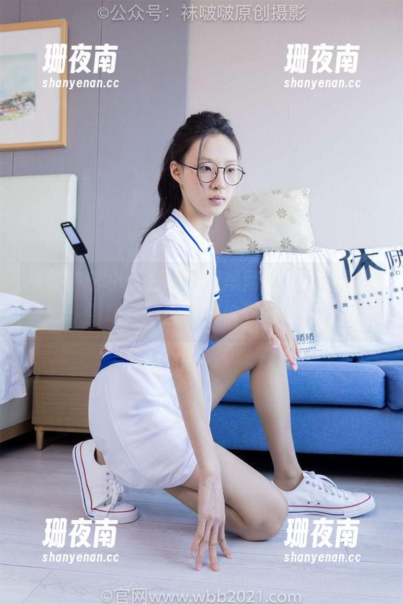袜啵啵-小甜豆 袜啵啵 - 小甜豆和那双黑网袜,你真没想到吧,这图合集恰到好处。