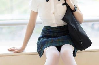 语画界 – 奶瓶不只喝奶:高清内衣套图的真实解读