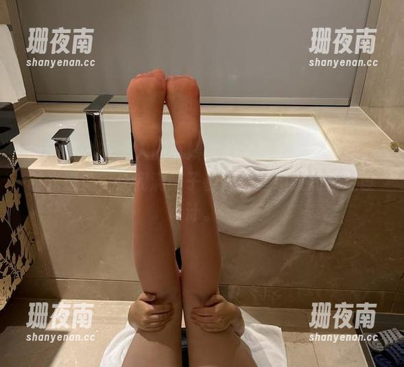 迷人的五姨太 微密圈 - 在迷人的五姨太的全套旗袍图集里,时光逆流,让我满脑子都是那些细致的镂空设计。