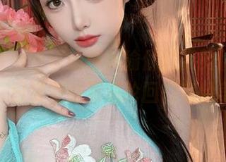 果然是雯妹不讲道理,瑜伽的姿势懂得把人看住,日常壁纸变成轮回的高频美景!