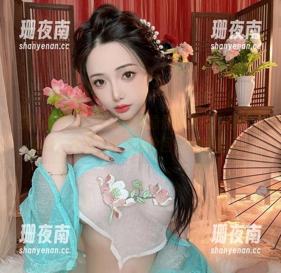 雯妹不讲道理 果然是雯妹不讲道理,瑜伽的姿势懂得把人看住,日常壁纸变成轮回的高频美景!