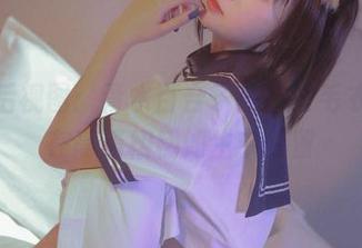 俏皮后视图:青水百合子的露背毛衣,只在高清栩栩如生中停留
