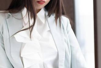 魅妍社 – 原图里的斯戴媛Amy,教室其实就是个隐秘空间嘛,随便一拍都让人想多。