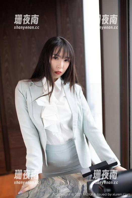 魅妍社-斯戴媛Amy 魅妍社 - 原图里的斯戴媛Amy,教室其实就是个隐秘空间嘛,随便一拍都让人想多。