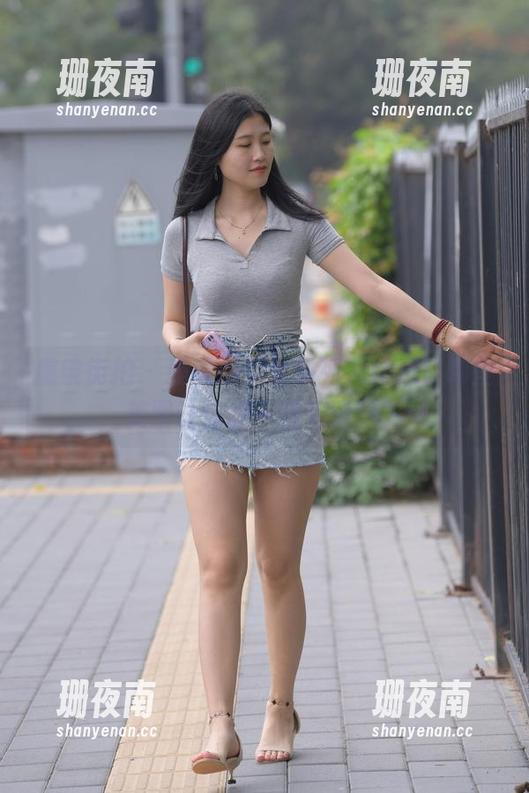 魔镜街拍-曼曼 魔镜街拍 - 曼曼的少女系列,精选了哪些美图让你想一探究竟哦~