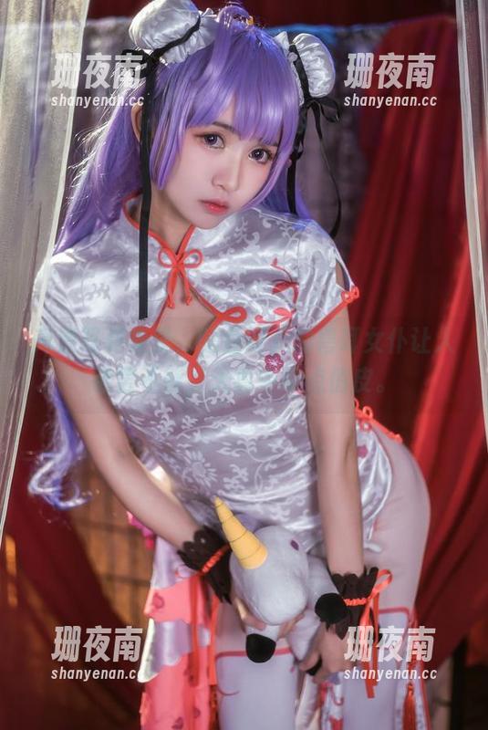 鳗鱼霏儿 高清写真集里,鳗鱼霏儿的兽耳女仆让人欲罢不能,天真中带点俏皮。