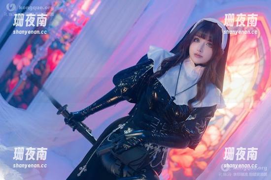 鹿八岁baby 当鹿八岁baby的镜头遇上2B:冰雪下的写真奇想